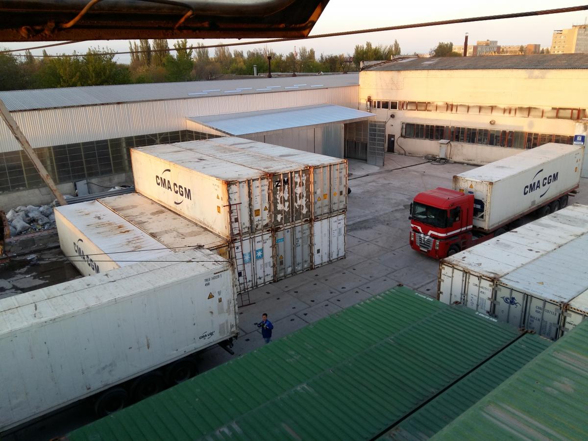 Depósito de almacenamiento de contenedores en Odesa