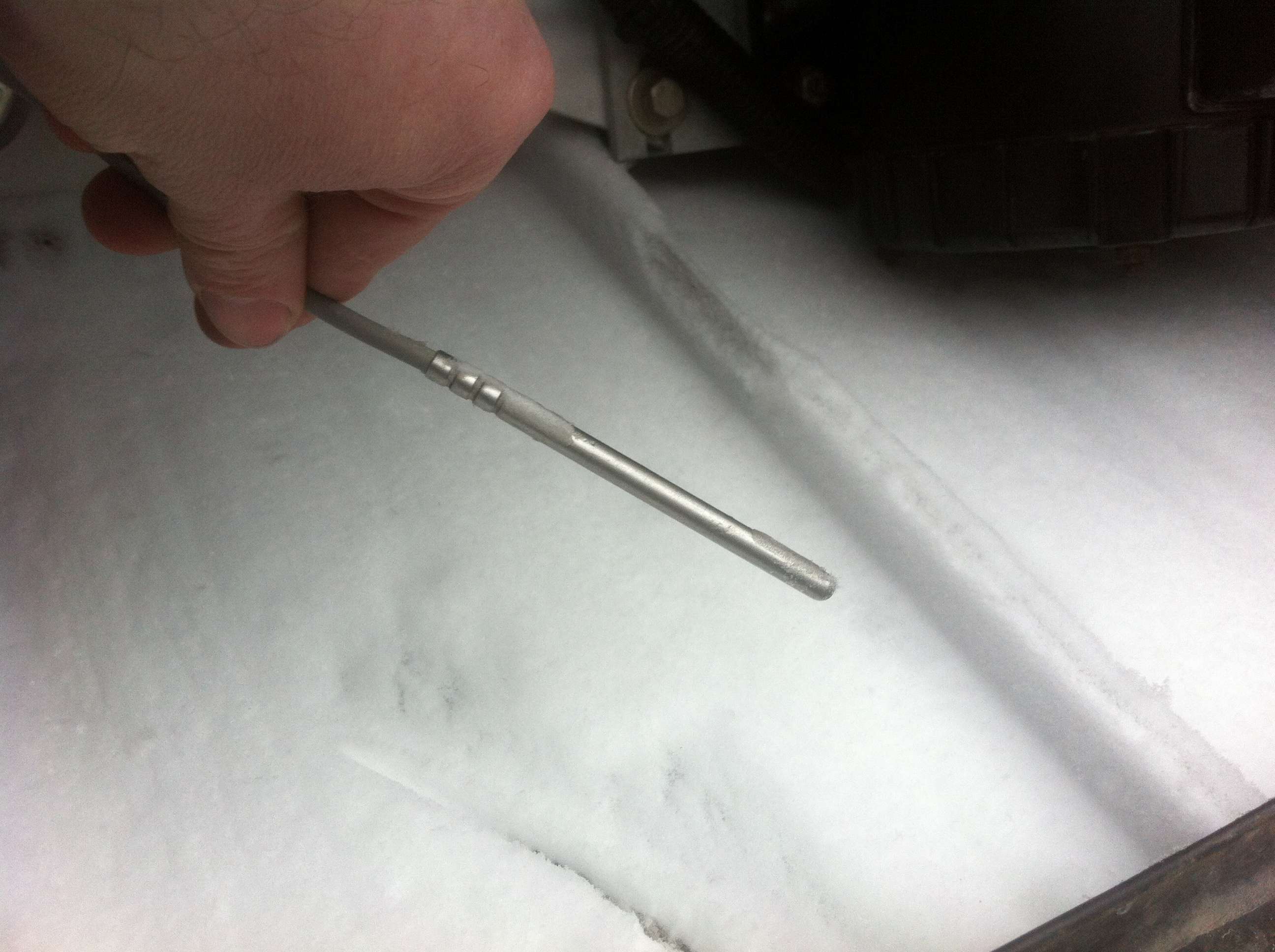 Installation of a new defrost sensor Thermo King
