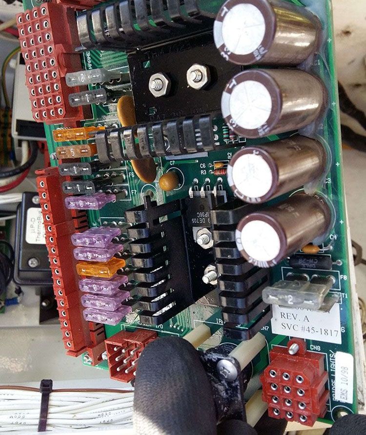 Заміна плати силового модуля Thermo King CSR40
