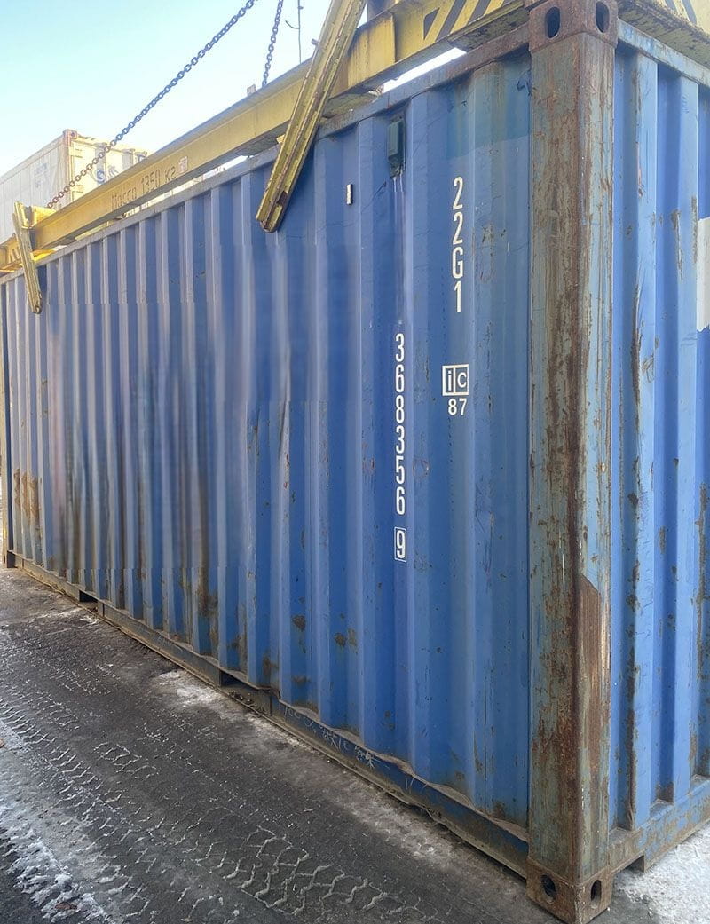 حاوية جافة بطول 20 قدمًا مستخدمة