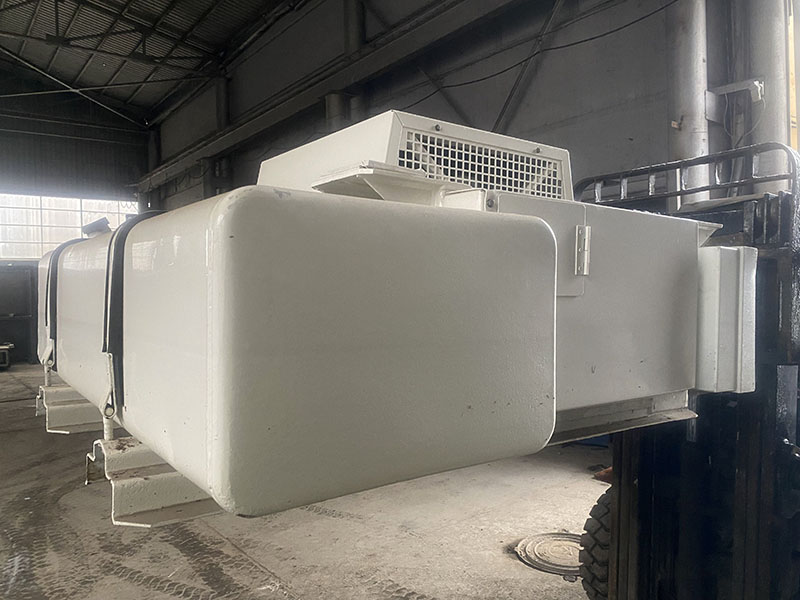 Used CARRIER UNDERMOUNT PowerLINE UG15 Tier 4 Interim diesel generator