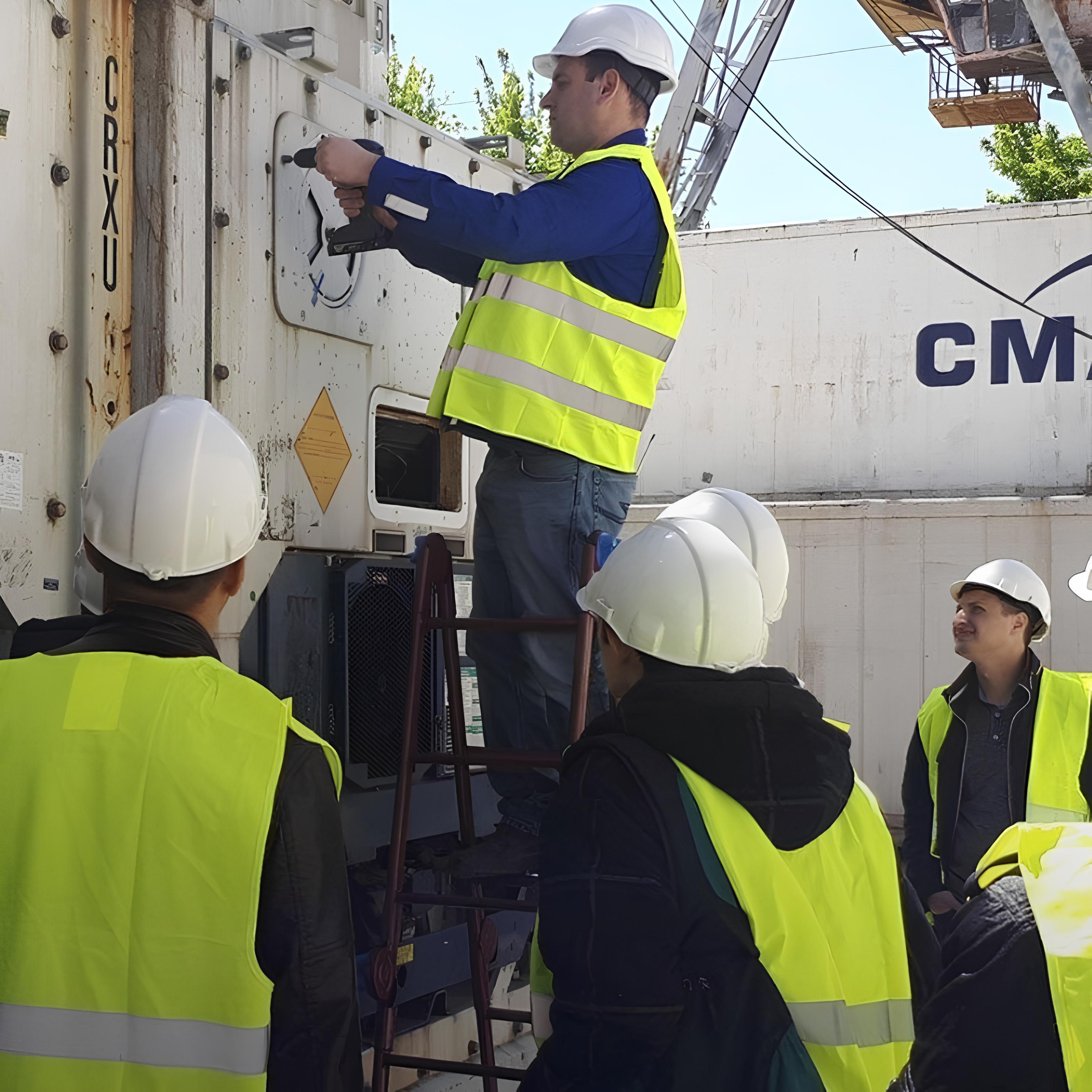Curso “Mantenimiento de contenedores refrigerados según el programa reducido”