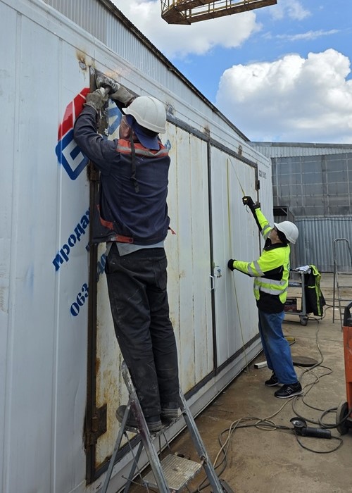 Refrigerated container repair